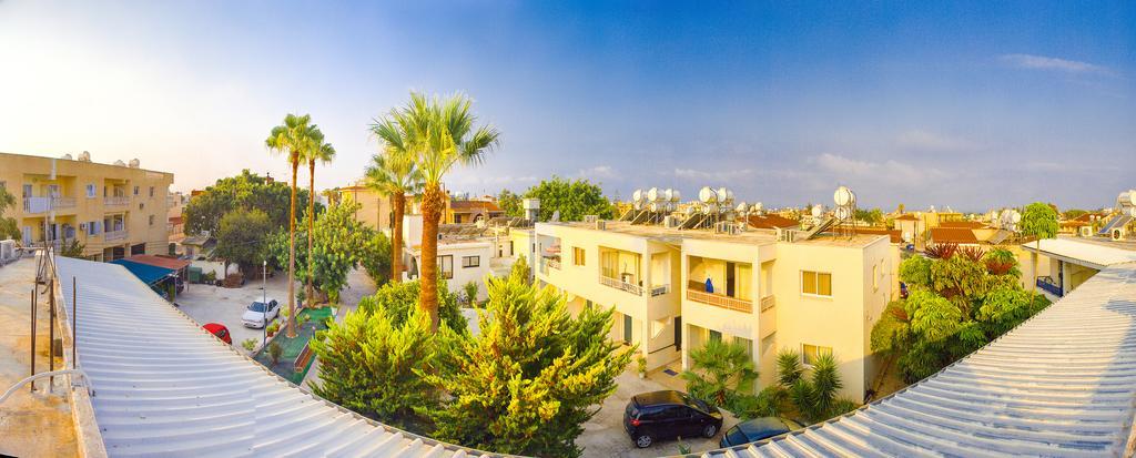 Zoe'S Court Aparthotel Klorakas Exteriör bild