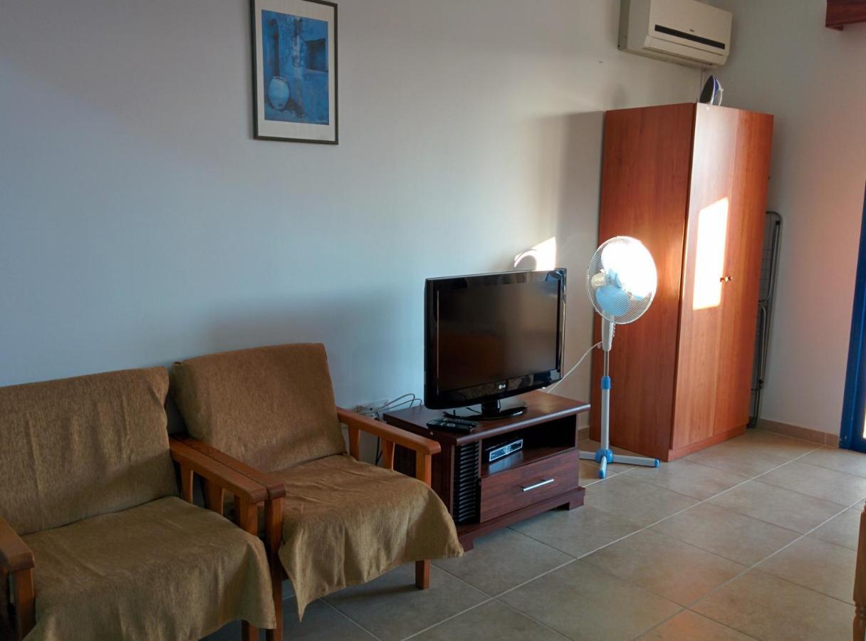 Zoe'S Court Aparthotel Klorakas Rum bild